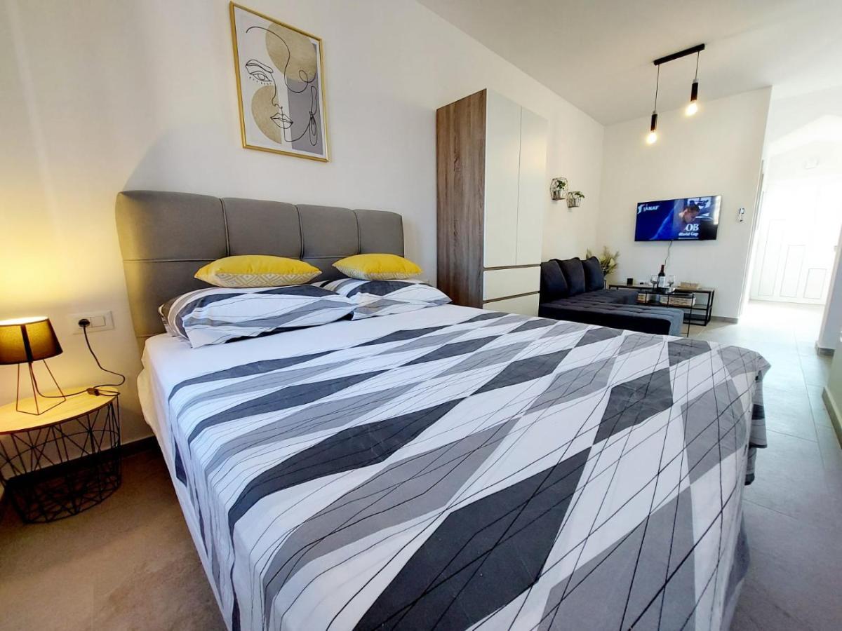 Apartments Lavanda - Free Parking And Grill Jezera Luaran gambar