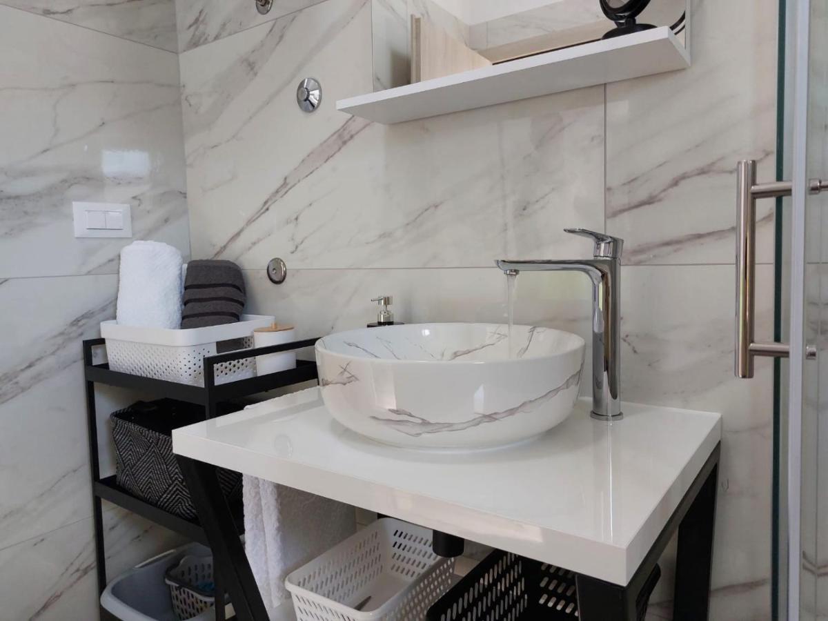 Apartments Lavanda - Free Parking And Grill Jezera Luaran gambar